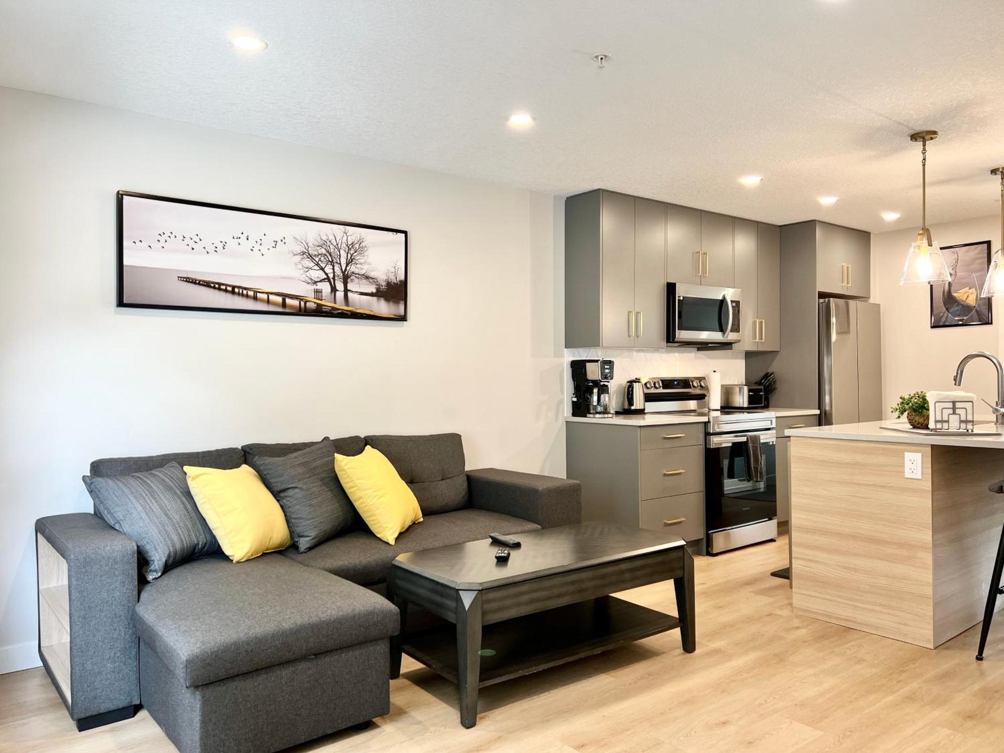 Brand New 2Br Condo With Outdoor Swimming Pool And Hot Tub Canmore Bagian luar foto